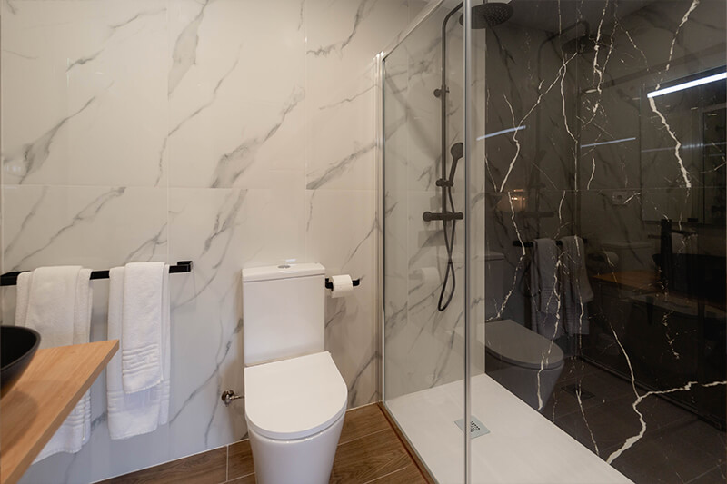 Ducha y WC de Suite - Camping en Benidorm