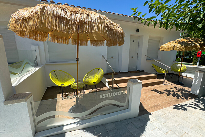 Terraza Suite Camping Arena Blanca